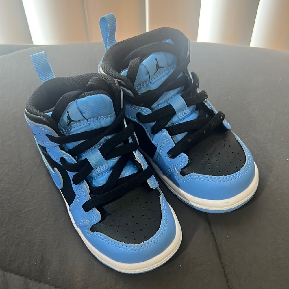 Jordan Blue and Black Sneakers High-Top Basketball Style